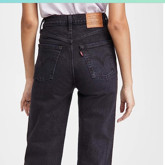 Levi's Women's Premium Ribcage Straight Ankle Jeans - Picture 2 of 3